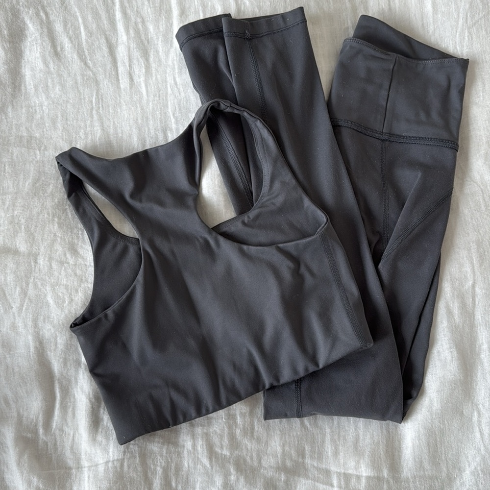 Girlfriend Collective Workout Set - Picture 2 of 4